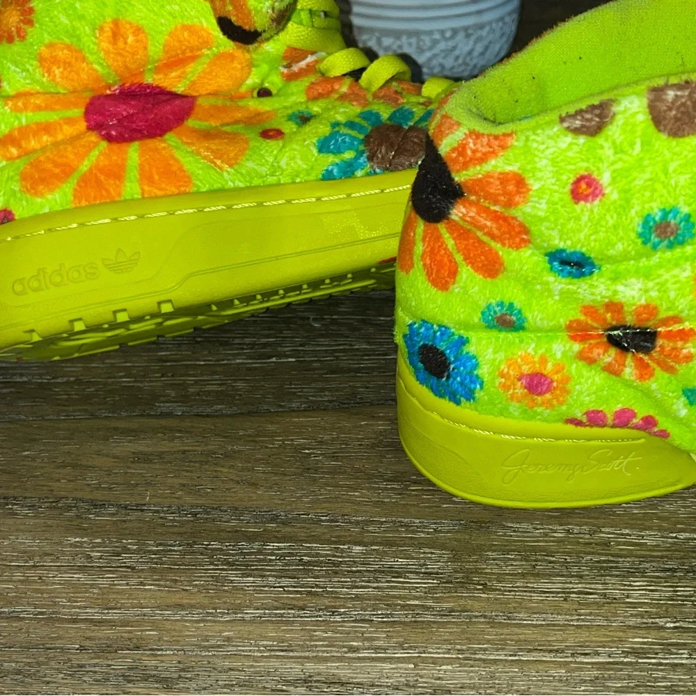 Jeremy Scott x Adidas JS Bear 'Flower Power' Sneakers - Picture 5 of 8